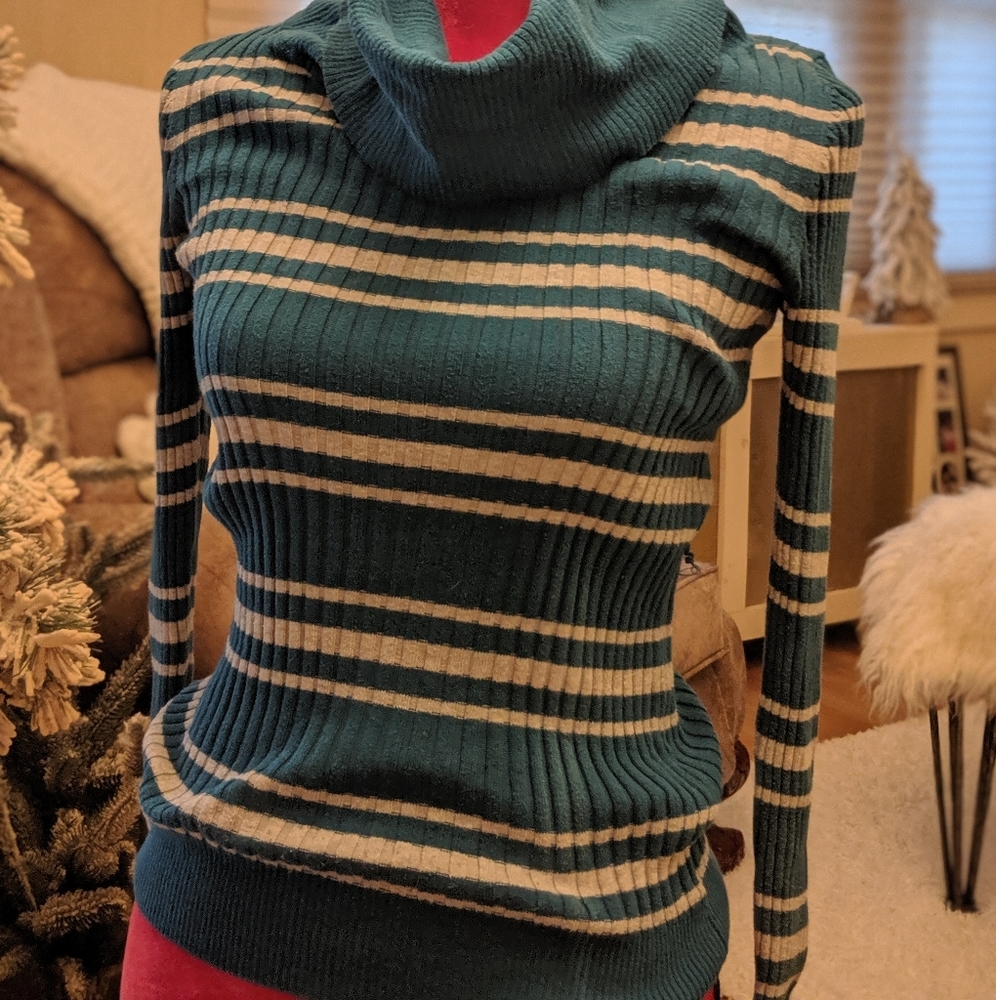 L.e.i cowl neck sweater